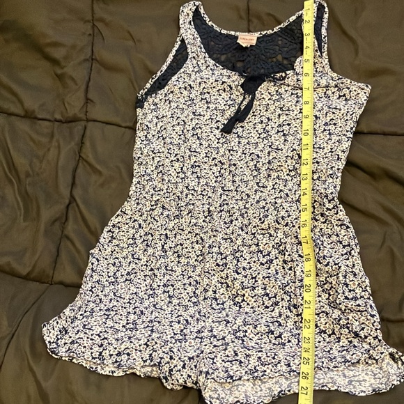 🌸 3/$15 EUC Cape juby romper - Picture 10 of 14